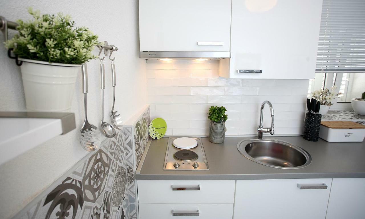 Charming Seaside Apartment Primošten Eksteriør bilde