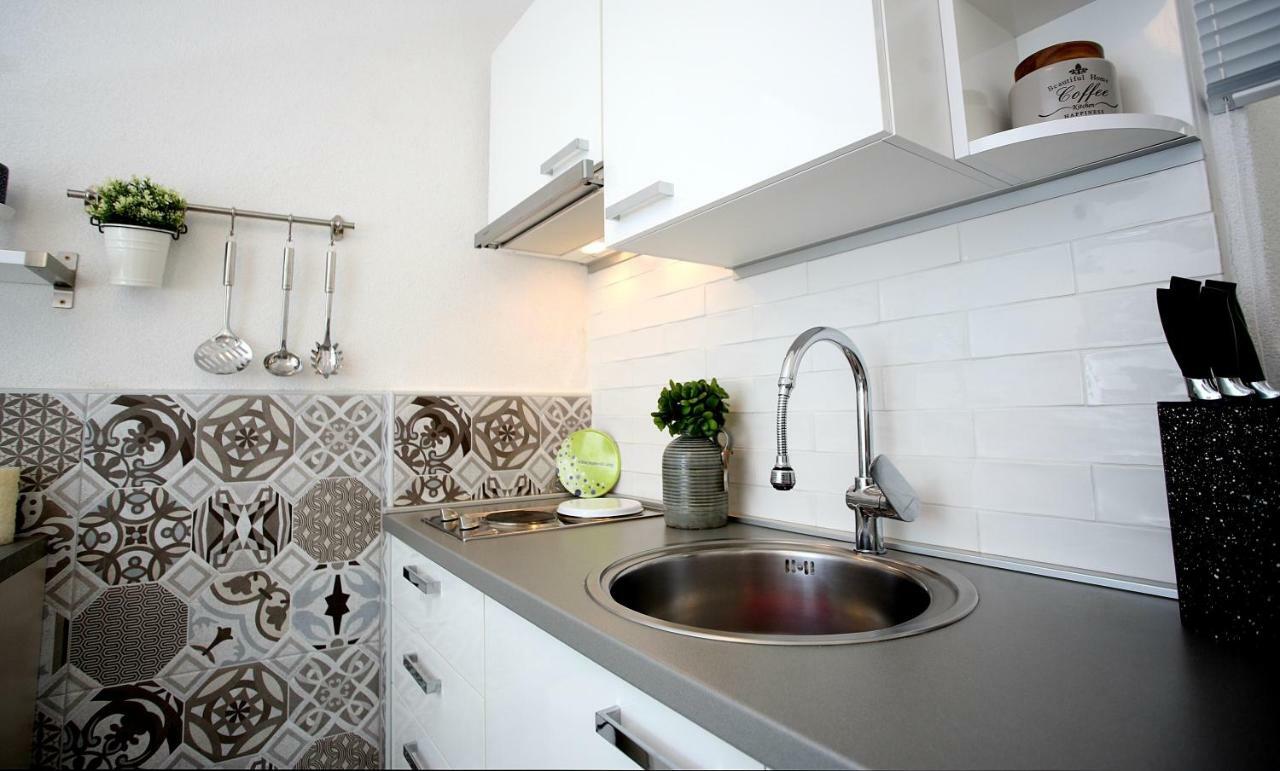 Charming Seaside Apartment Primošten Eksteriør bilde